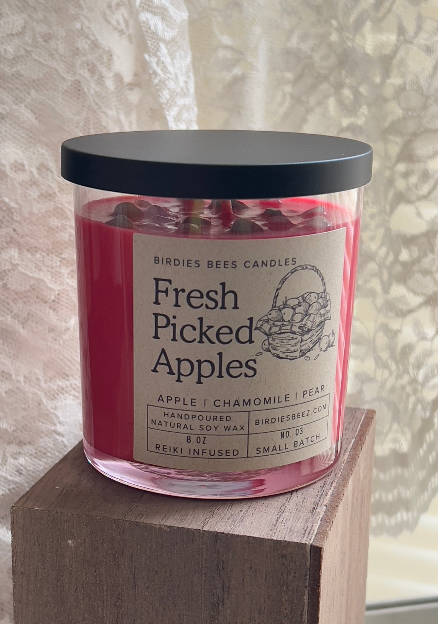 Fresh Picked Apples 8 oz. Candle